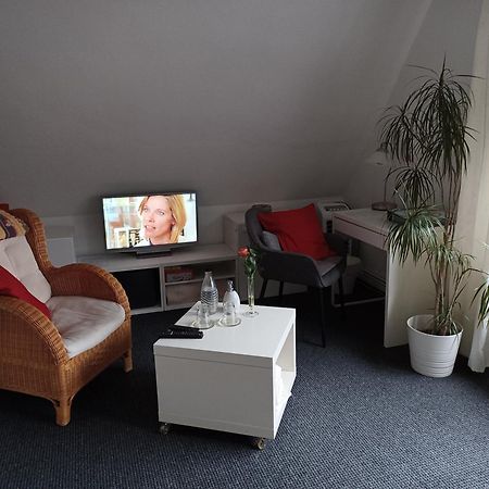 Familienzimmer Hh-Schnelsen Хамбург Екстериор снимка