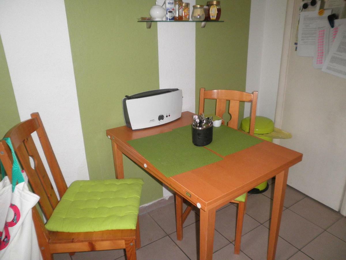 Familienzimmer Hh-Schnelsen Хамбург Екстериор снимка